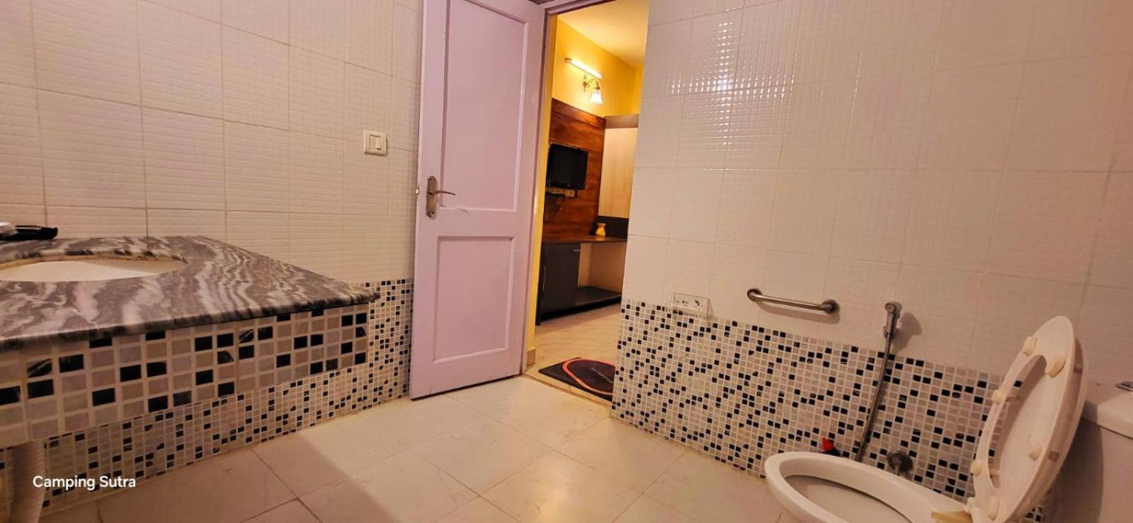 Hotel The Club Nine Mukteshwar Bagian luar foto